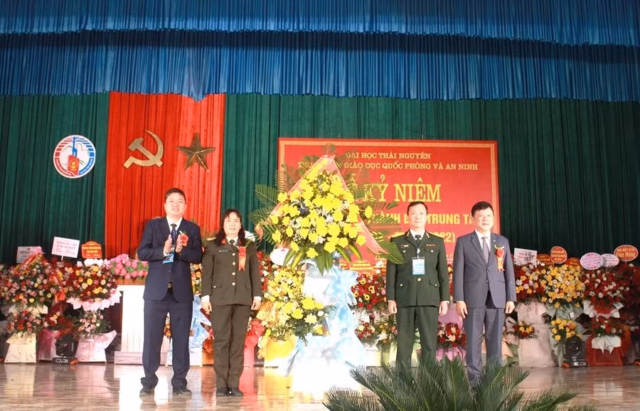 Trung tâm GDQP&AN Đại học Thái Nguyên kỷ niệm 30 năm ngày thành lập.