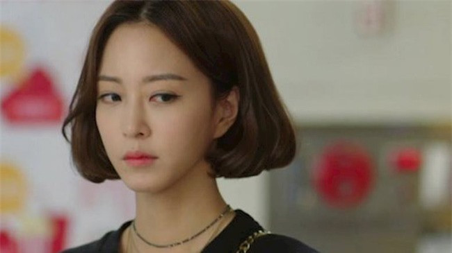 Nghe lỏm cuộc điện thoại của con dâu với bà thông gia, mẹ chồng bỗng quý tôi như vàng và âm mưu đáng sợ phía sau - Ảnh 2. Nghe lỏm cuộc điện thoại của con dâu với bà thông gia, mẹ chồng bỗng quý tôi như vàng và âm mưu đáng sợ phía sau - Ảnh 2.