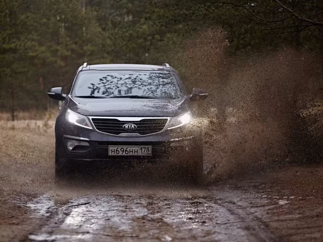 Choáng váng với những quy tắc lái xe kỳ lạ nhất thế giới - Ảnh 9.