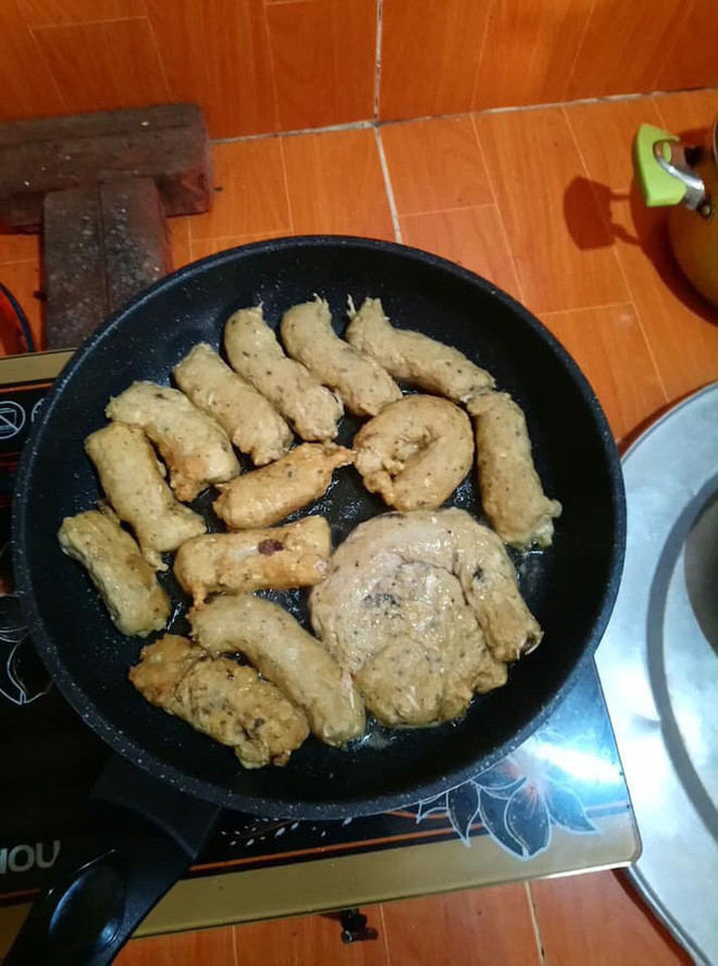 Vợ háo hức làm món chồng thích, nhưng khi dọn bàn ăn, chồng nhất quyết không đụng đũa - Ảnh 2. Vợ háo hức làm món chồng thích, nhưng khi dọn bàn ăn, chồng nhất quyết không đụng đũa - Ảnh 2.