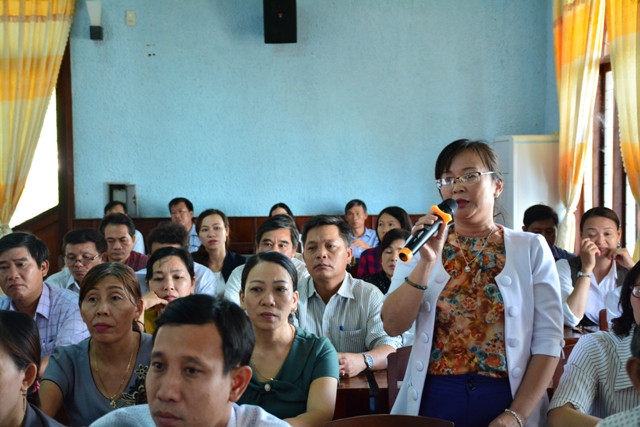 Cử tri chất vấn Bộ trưởng Phùng Xuân Nhạ