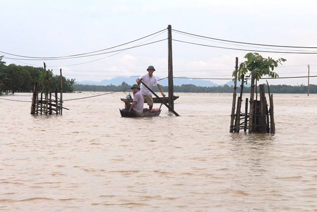 Người Người dân xã Sơn Tiến, Hương Sơn bị cô lập