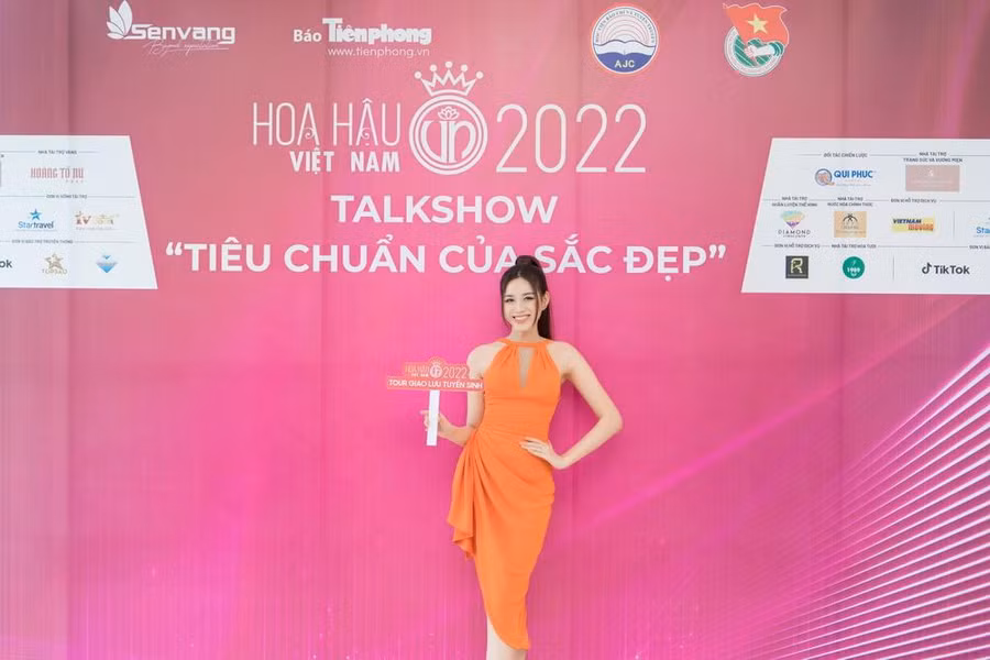 Hoa hậu Đỗ Hà tiết lộ bí quyết tỏa sáng tại các cuộc thi sắc đẹp