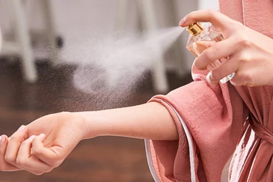 Không phải tất cả các loại nước hoa đều có hại. (Ảnh: ITN) Không phải tất cả các loại nước hoa đều có hại. (Ảnh: ITN)