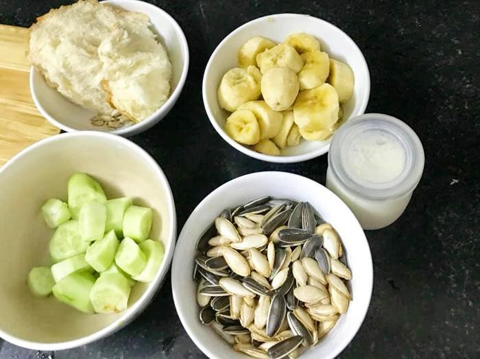 Con gái 5 tuổi đã biết rang cơm, rán trứng, nấu mì chỉ vì mẹ... lười ảnh 3 con gai 5 tuoi da biet rang com, ran trung, nau mi chi vi nho co ba me... luoi - 3