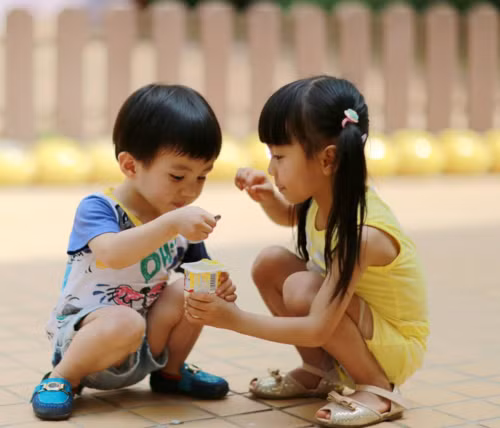 Dùng nghèo để nuôi con trai, dùng giàu để nuôi con gái