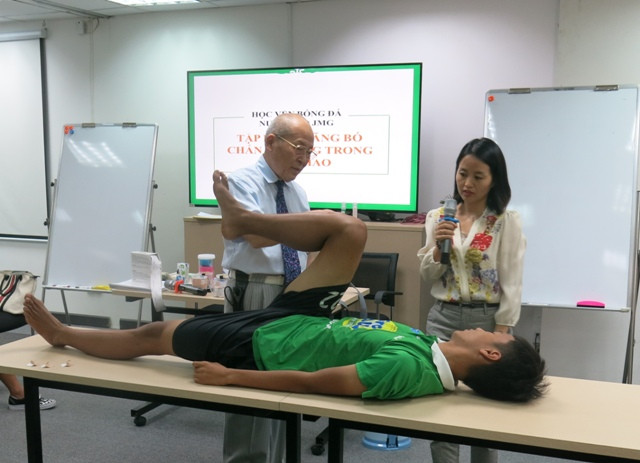 Bác sĩ Ryoichi đã nghiên cứu và ứng dụng phương pháp trị liệu này 35 năm nay