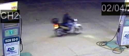 Tình tiết bất ngờ vụ nhân viên cây xăng bị sát hại đêm 30 Tết - Ảnh 1 Tình tiết bất ngờ vụ nhân viên cây xăng bị sát hại đêm 30 Tết - Ảnh 1