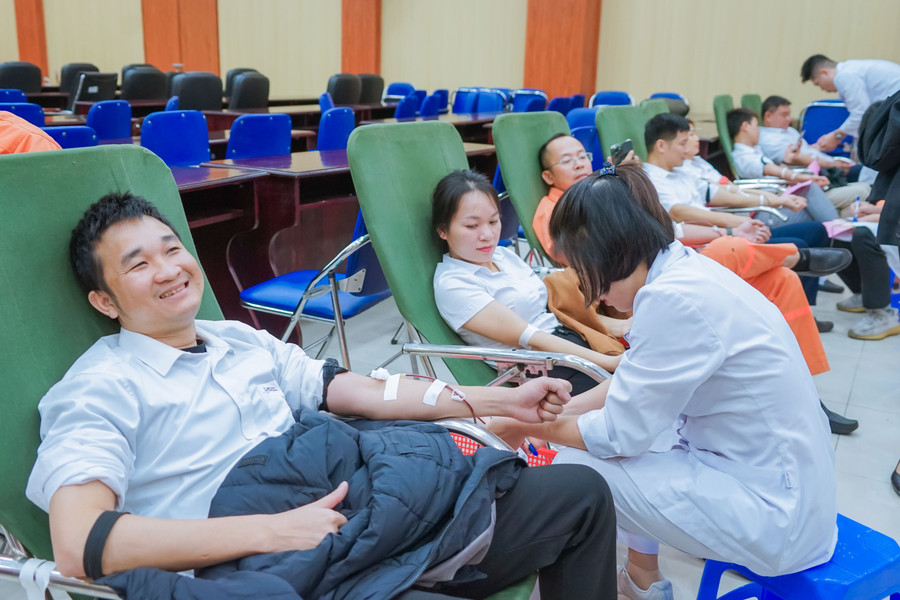 Hiến máu tình nguyện là sự kiện thường niên của các đơn vị trực thuộc EVNGENCO1. (Ảnh: CTCC)