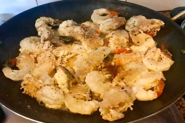 Tôm càng xanh rim sốt chanh đưa cơm