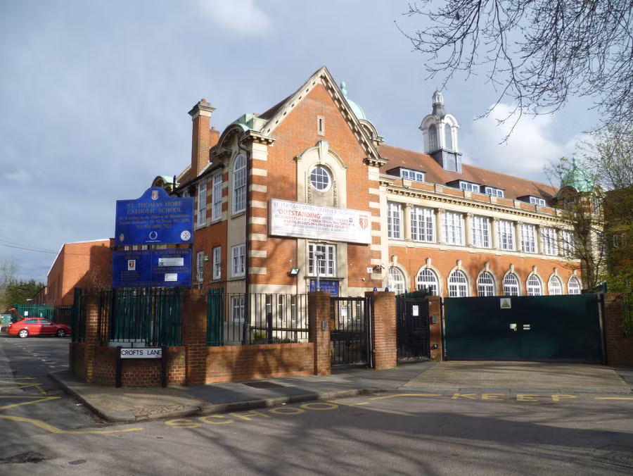 Hi hữu: Giáo viên không biết đọc, biết viết vẫn dạy tại trường trung học top đầu