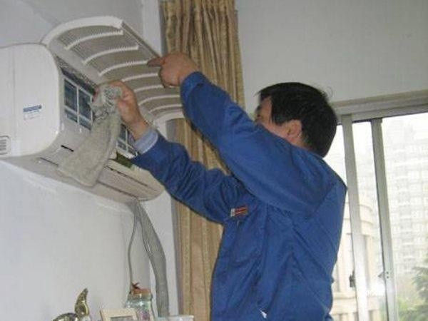 5 bước tống khứ bụi bẩn ra khỏi điều hòa, đỡ mất tiền triệu gọi thợ