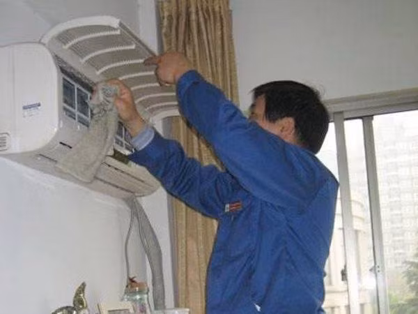 5 bước tống khứ bụi bẩn ra khỏi điều hòa, đỡ mất tiền triệu gọi thợ
