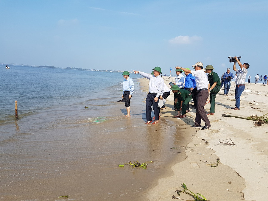 Tổng cục PCTT đã tiến hành cắm mốc phục vụ cho việc theo dõi diễn biến tình hình của đảo cát