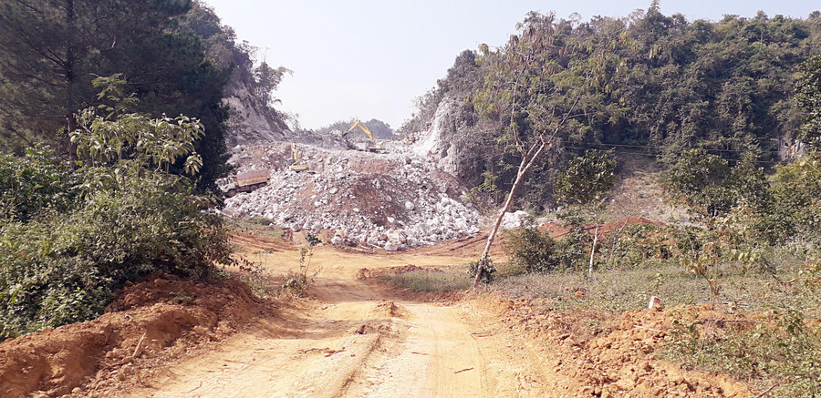 Trong khi đang lấy ý kiến nhân dân thì dự án đã và đang được triển khai thi công Trong khi đang lấy ý kiến nhân dân thì dự án đã và đang được triển khai thi công