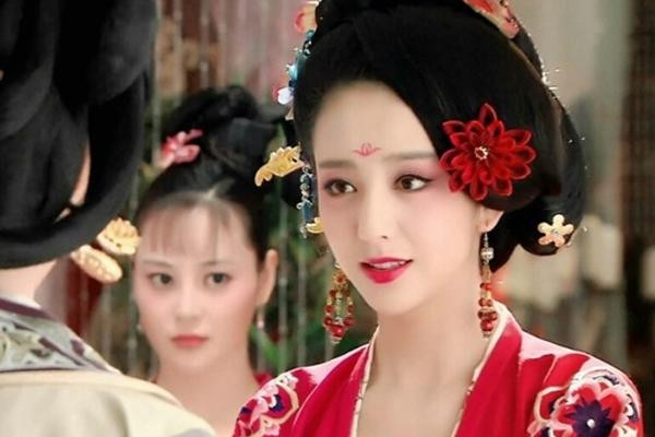 Từ kỹ nữ thành hoàng hậu, Triệu Phi Yến càng điên cuồng làm đẹp đến mức... vô sinh-7