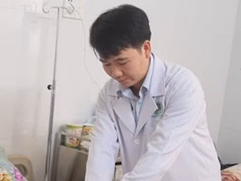 Đi mổ cột sống, choáng váng phát hiện ung thư hiếm gặp