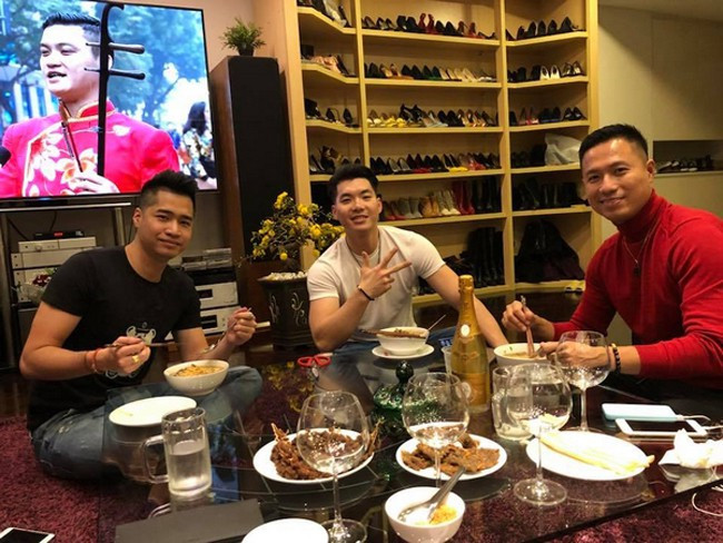 Cuộc sống của Trương Nam Thành thay đổi ra sao sau khi yêu và cưới nữ đại gia hơn 15 tuổi? - Ảnh 10. Cuộc sống của Trương Nam Thành thay đổi ra sao sau khi yêu và cưới nữ đại gia hơn 15 tuổi?-10