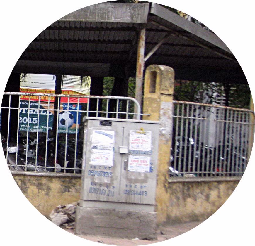 Nhiều cổng trường là mục tiêu của “rao vặt”