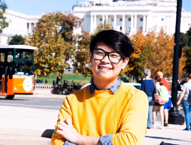  Nguyễn Siêu (sinh năm 1995) là chàng trai gây ấn tượng với nhiều bài quan điểm, góc nhìn sắc sảo trong cộng đồng du học sinh Việt. 