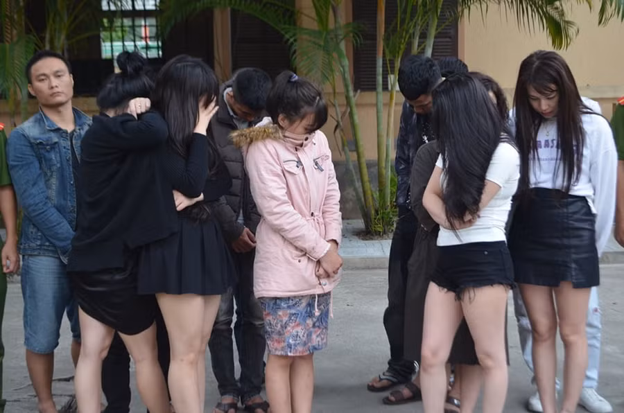 An ninh - Hình sự - Bắt quả tang loạt hotgirl Nghệ An thuê khách sạn để sử dụng ma tuý