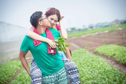 Chàng "nông dân" chinh phục nàng siêu mẫu bằng 7 năm chân thành