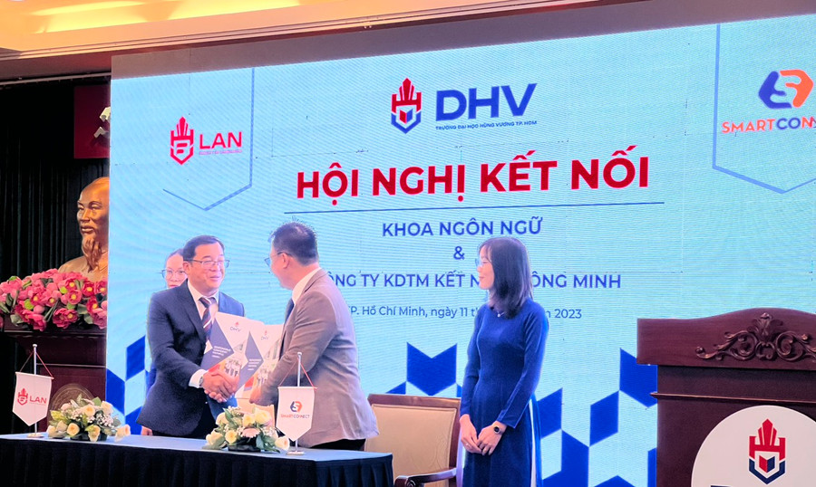 Doanh nghiệp ký kết hợp tác với các khoa của nhà trường.