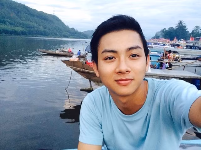 Lợi thế của hai anh chàng trước hết là gương mặt điển trai thu hút.