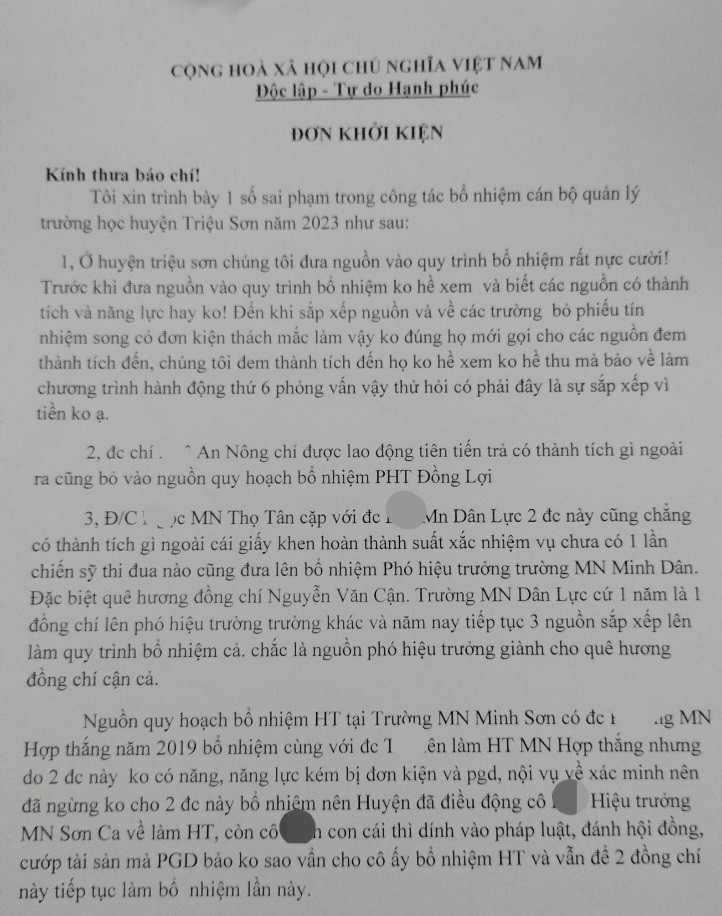 Đơn "tố" của giáo viên gửi đến cơ quan báo chí. (Ảnh: NT) Đơn "tố" của giáo viên gửi đến cơ quan báo chí. (Ảnh: NT)