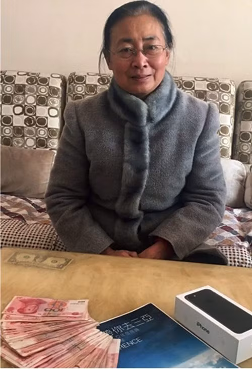 Cụ bà thuê người đi du lịch cùng, trả công bằng iPhone 7 ảnh 1