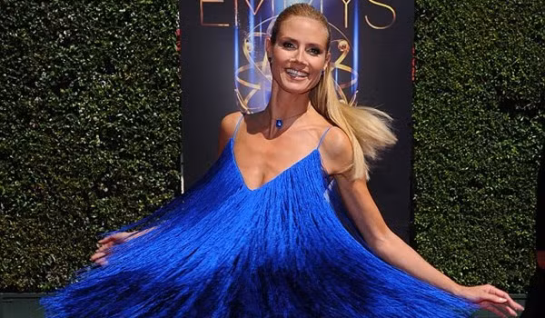 Siêu mẫu Heidi Klum thoắt hóa công xanh trên thảm đỏ