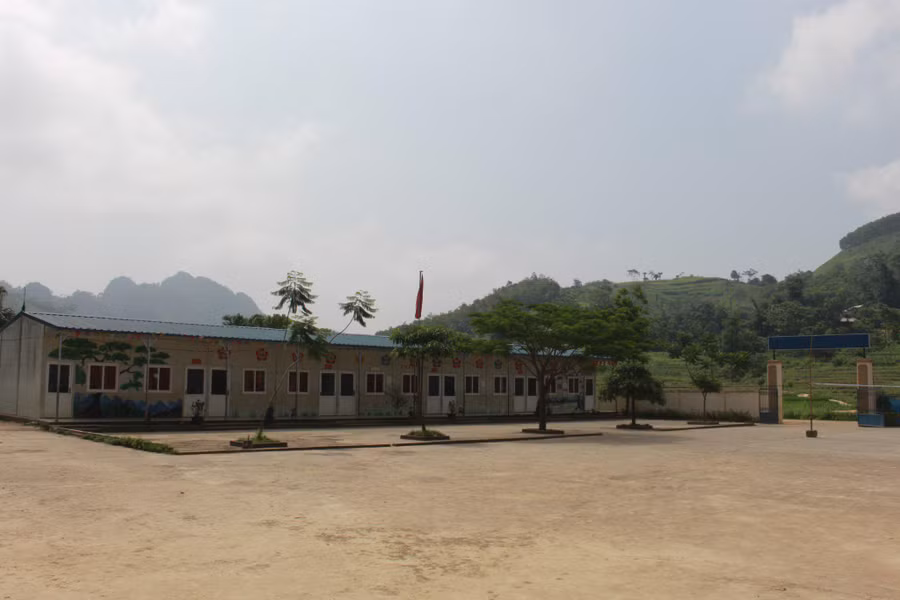 Đẩy mạnh tuyên truyền, giáo dục, nâng cao nhận thức và trách nhiệm về công tác giảm nghèo.