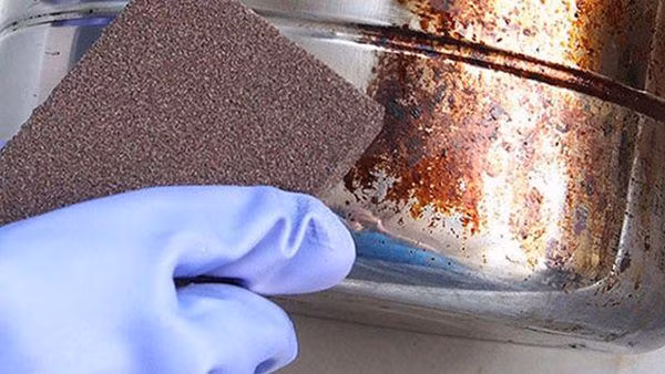 noi nau bep gas van den xi nhu dun cui, lam theo cach nay 3 phut la sach ngay - 4