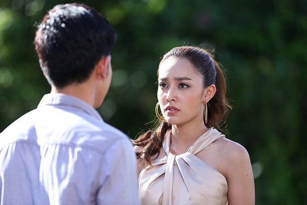 Cho một người đàn ông đi nhờ xe trong đêm mưa gió, nhưng khi anh ta vừa mở lời cảm ơn, tôi tái mặt vì nhận ra kẻ đã hắt hủi tôi năm nào - Ảnh 2. Cho một người đàn ông đi nhờ xe trong đêm mưa gió, nhưng khi anh ta vừa mở lời cảm ơn, tôi tái mặt vì nhận ra kẻ đã hắt hủi tôi năm nào - Ảnh 2.