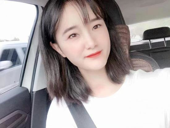Lo con gái "ế" chồng, ông bố treo thưởng vừa "siêu to khổng lồ" vừa bá đạo ảnh 2 Lo con gái “ế” chồng, cha của Zhang tuyển rể với phần thưởng hơn 300 con lợn.
