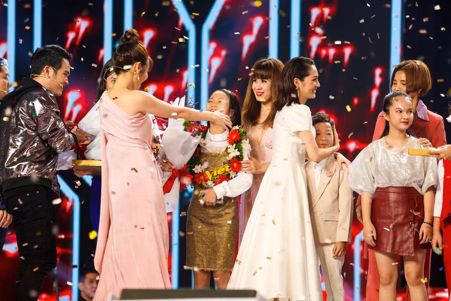 “Cô bé triệu view” Hà Quỳnh Như đăng quang Giọng hát Việt nhí - Ảnh 10. “Cô bé triệu view” Hà Quỳnh Như đăng quang Giọng hát Việt nhí - Ảnh 10.