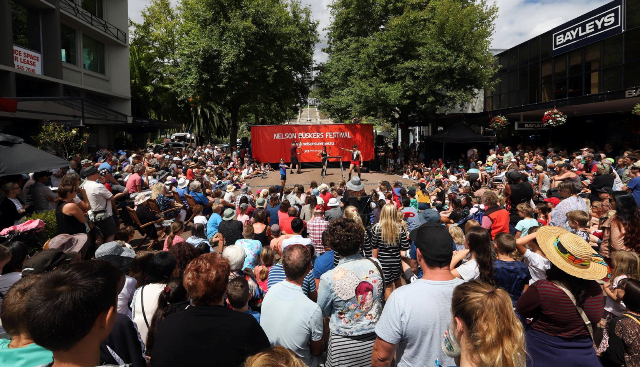 Mùa nào lễ hội đó, còn gì tuyệt vời hơn? Mùa nào lễ hội đó, còn gì tuyệt vời hơn?