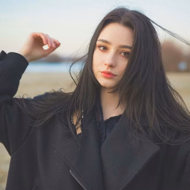 Hot girl Nga co hon mot trieu fan tren mang vi xinh nhu bup be hinh anh 3