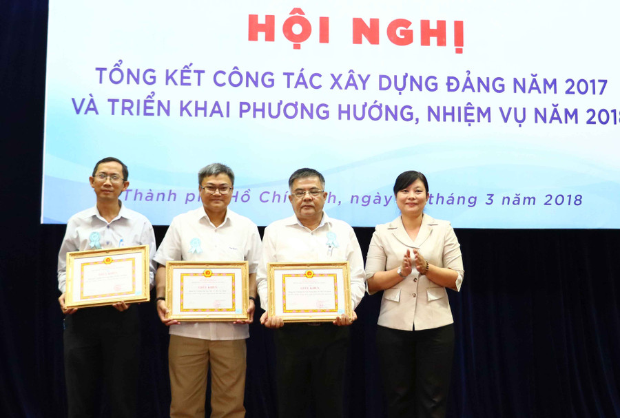 Đảng bộ ĐH Nông Lâm TPHCM, ĐH Mở TPHCM và trường Dự bị đại học TPHCM đạt trong sạch, vững mạnh tiêu biểu năm 2017 Đảng bộ ĐH Nông Lâm TPHCM, ĐH Mở TPHCM và trường Dự bị đại học TPHCM đạt trong sạch, vững mạnh tiêu biểu năm 2017