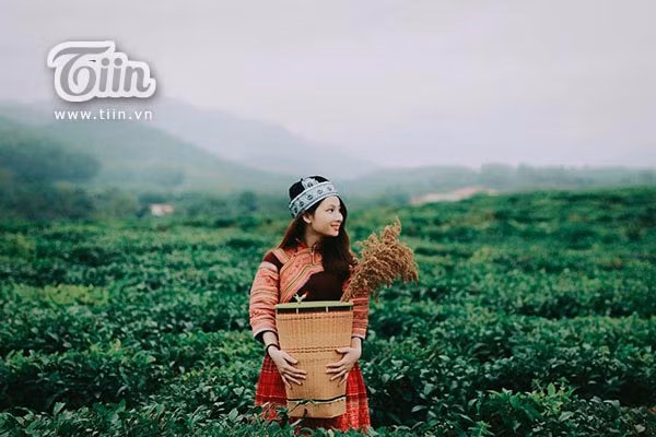 Trọn bộ ảnh đúng chuẩn gái Mông ở Sa Pa của "hotgirl dân tộc"