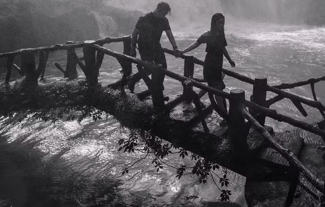 Những khi xảy ra mâu thuẫn, cả hai cùng nhìn nhận đúng sai rồi cảm thông, chia sẻ để nắm tay nhau thật lâu trên hành trình yêu của mình.