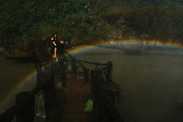 Gia đình cặp đôi sợ ảnh hưởng đến việc học nên phản đối chuyện tình cảm của hai người. Nhưng Diệu Linh và Trung Hòa đã chứng minh bằng việc cùng nhau học tốt, cùng đậu đại học để người lớn chấp thuận mối quan hệ này.