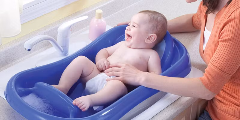 Bỏ con 13 tháng tuổi trong nhà tắm một mình, 2 phút sau mẹ quay lại chứng kiến cảnh đau lòng