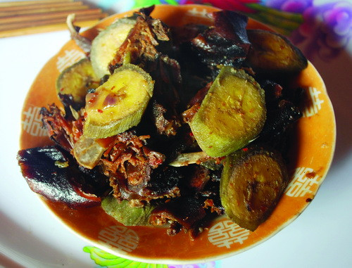 Món chuột xông khói um với chuối xanh