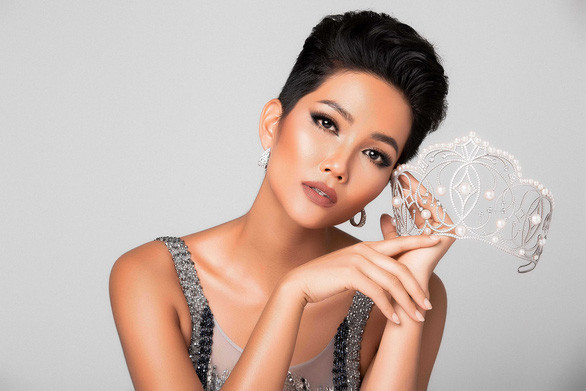 HHen Niê được gọi tên vào top 10 chung kết Miss Universe 2018 - Ảnh 5.  HHen Niê được gọi tên vào top 10 chung kết Miss Universe 2018 - Ảnh 5.