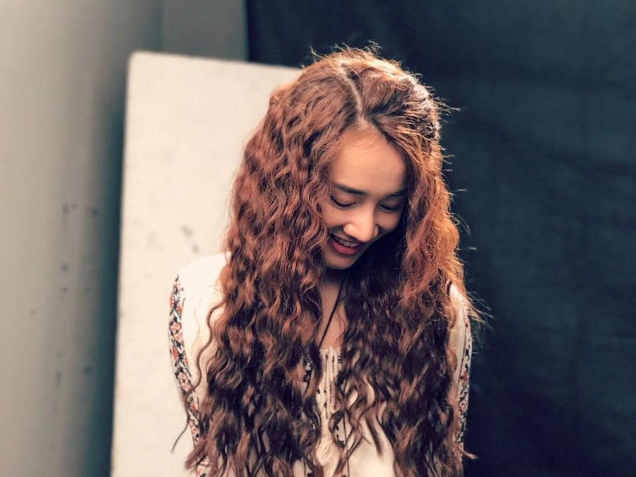 Angela Phương Trinh, Nhã Phương đẹp lạ với tóc "mì tôm"