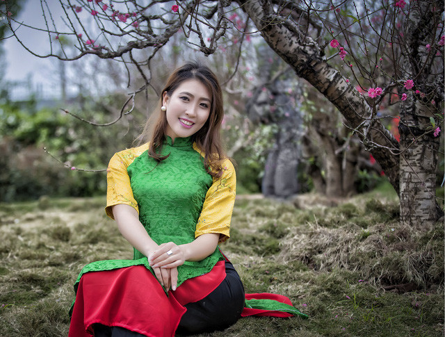 Hot girl Linh Napie khoe vẻ mặn mà trong tà áo bà ba cách điệu ảnh 4 Hot girl Linh Napie khoe vẻ mặn mà trong tà áo bà ba cách điệu ảnh 4
