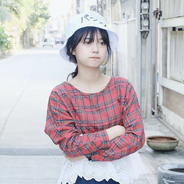 Cô nàng có gương mặt bầu bĩnh, đôi mắt to tròn ngây thơ, thu hút ánh nhìn của người khác ngay từ lần đầu gặp gỡ.