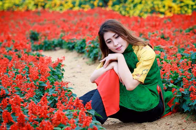 Hot girl Linh Napie khoe vẻ mặn mà trong tà áo bà ba cách điệu ảnh 7