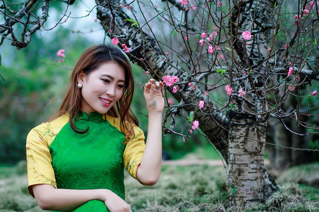 Hot girl Linh Napie khoe vẻ mặn mà trong tà áo bà ba cách điệu ảnh 6 Hot girl Linh Napie khoe vẻ mặn mà trong tà áo bà ba cách điệu ảnh 6